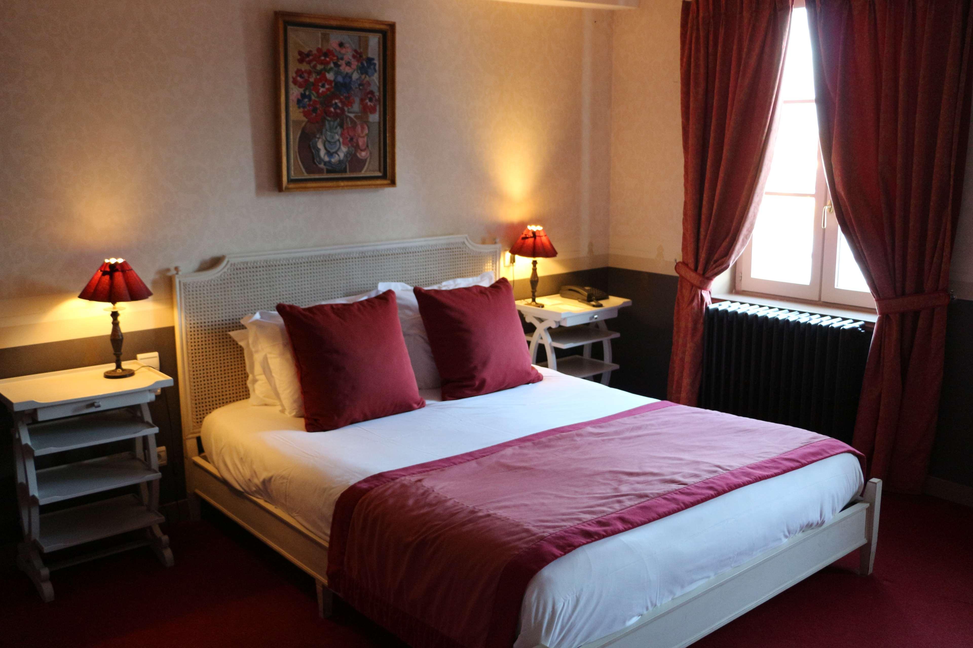 Best Western Le Cheval Blanc -Vue Sur Le Port-Plein Centre Ville Honfleur Ngoại thất bức ảnh