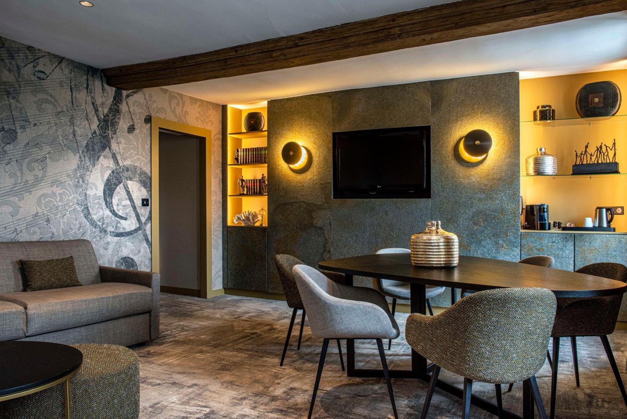 Best Western Le Cheval Blanc -Vue Sur Le Port-Plein Centre Ville Honfleur Ngoại thất bức ảnh