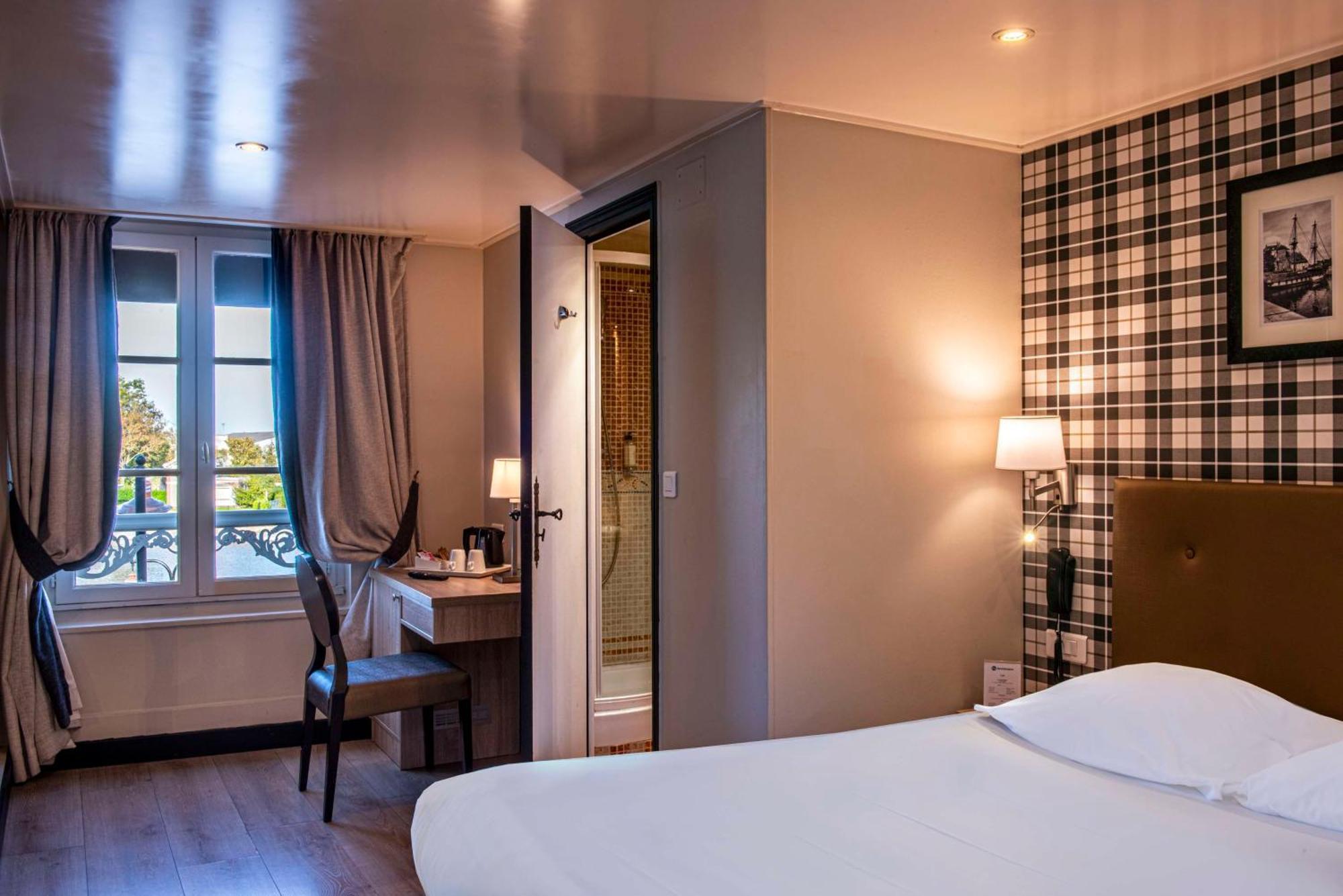 Best Western Le Cheval Blanc -Vue Sur Le Port-Plein Centre Ville Honfleur Ngoại thất bức ảnh